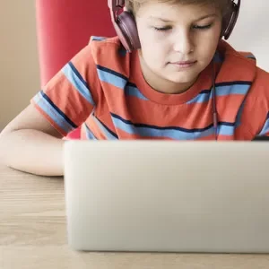 imagen de cuando mi hijo juega de forma responsable en internet